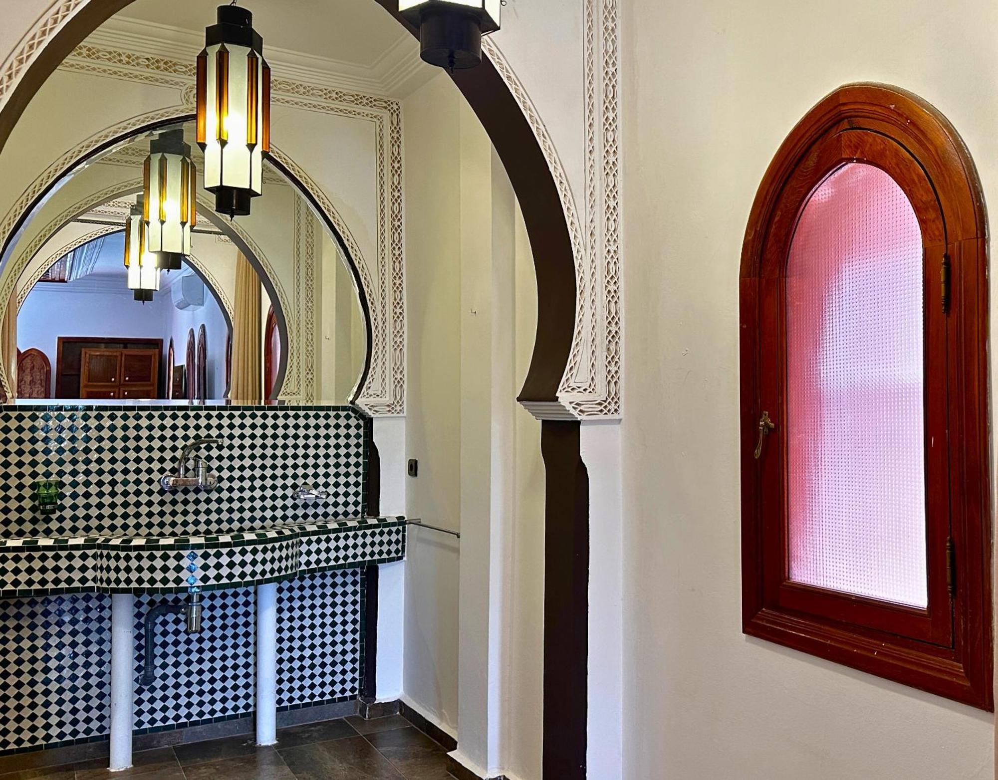 Nomadz Palace Touggana Exterior photo